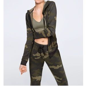 VS Pink Camo Zip -up